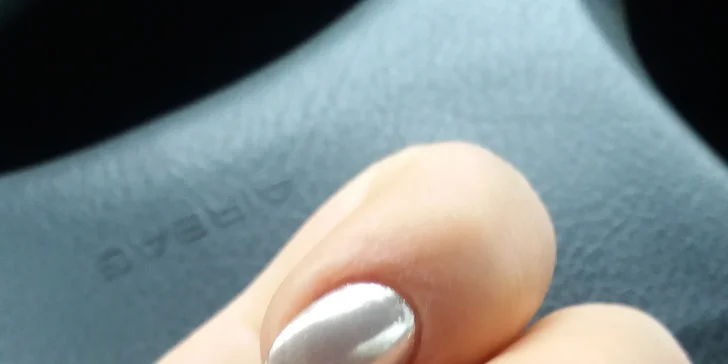 Aplikace gel-laku značky OPI nebo Orly včetně manikúry