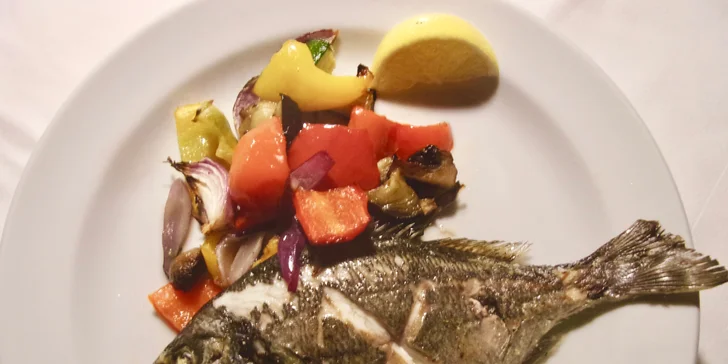 Středomořské tříchodové menu v Baru de Tapas el Cid pro 2 osoby
