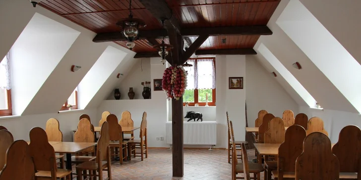 Marinovaná vepřová žebírka s pečivem pro 1, 2 nebo 4 osoby