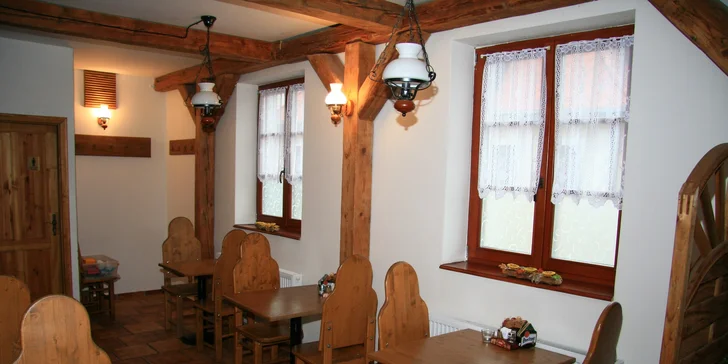 Marinovaná vepřová žebírka s pečivem pro 1, 2 nebo 4 osoby