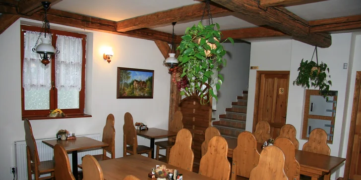Marinovaná vepřová žebírka s pečivem pro 1, 2 nebo 4 osoby