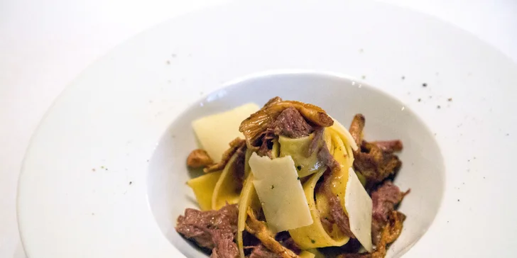 5chodové degustační menu s masem nebo mořskými plody pro dva