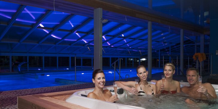 Luxusní srpnový relax v prosluněném Mikulově: wellness s bazénem na střeše