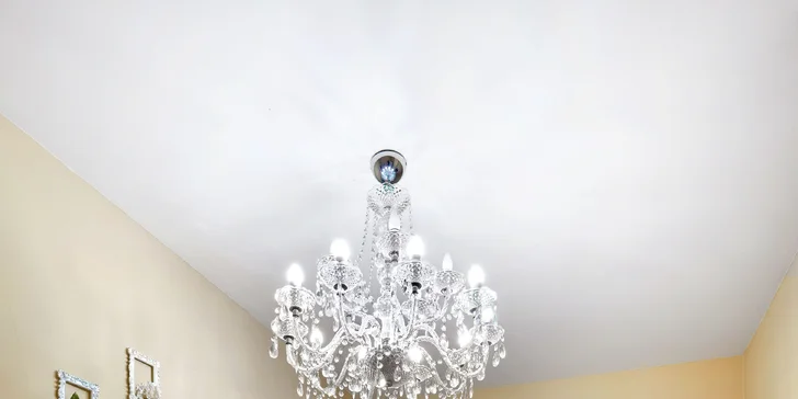Recepce salonu To Well, kde si můžete zdarma nabídnou výbornou kávu, různé druhy čajů, vodu nebo nějakou pochutinu.
