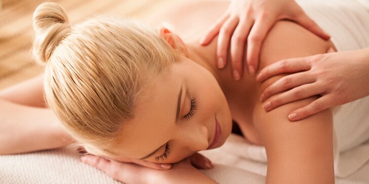60-90minutová jemná pečující masáž odvádějící z těla napětí