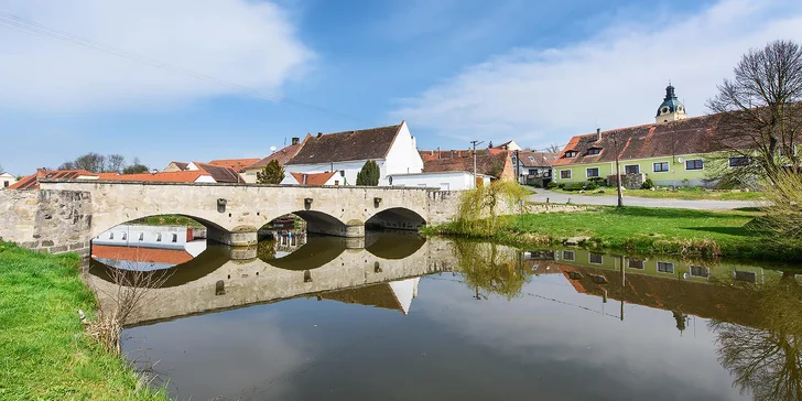 Relax pro 2 na vsi u královského města Písek s bazénem, vířivkou a saunou