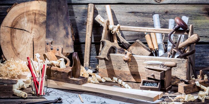 Kouzlo dřeva: pronájem vybavené truhlářské dílny na Vysočině