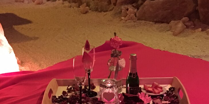 Privátní romantický odpočinek v solné jeskyni se sektem