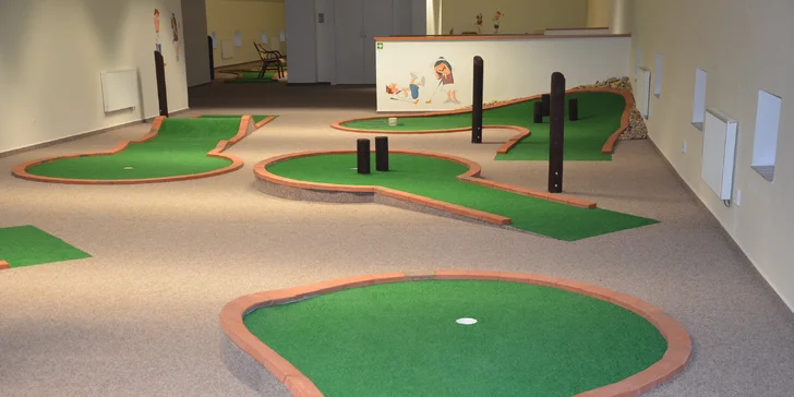 Zábavný adventure minigolf pod střechou: 60 min. hry pro malé i velké