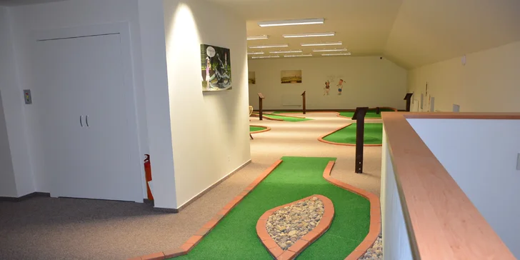 Zábavný adventure minigolf pod střechou: 60 min. hry pro malé i velké