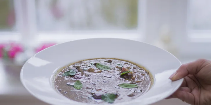 Zážitek z moderní gastronomie: Luxusní čtyřchodové degustační menu pro 2 osoby
