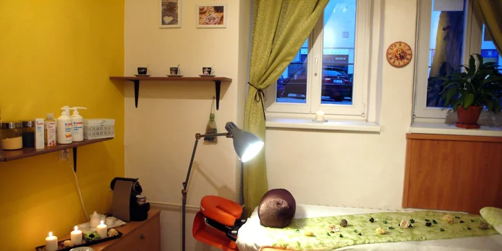 Klasická mokrá pedikúra s peelingem a aromatickými oleji