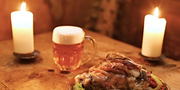 Hromada masa, domácí chléb, pivo a 3 hodiny zábavy ve středověké krčmě