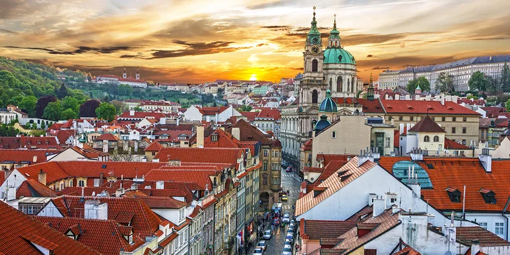 Za památkami, adventními trhy a nákupy do stověžaté matičky Prahy