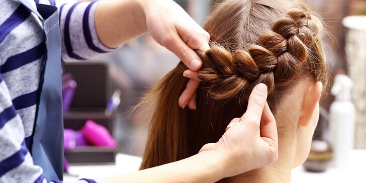 Zkroťte neposedné vlasy: Workshop tvorby copánků nebo správné péče o vlasy