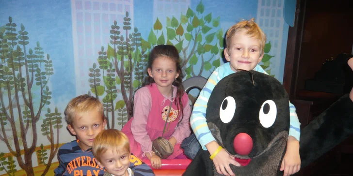 Muzeum Grévin a představení na motivy Alenky v říši divů v divadle Ta Fantastika
