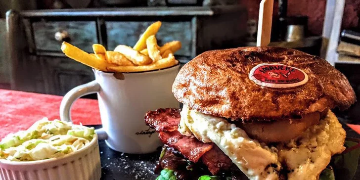 Hodina bowlingu a dva špičkové burgery i v bezlepkové úpravě