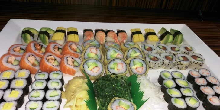 Hostina ve jménu exotiky a zdravých lahůdek: Sushi sety plné skvělých kousků