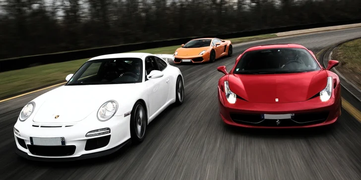 Jízda na okruhu ve Ferrari či závodním Mitsubishi
