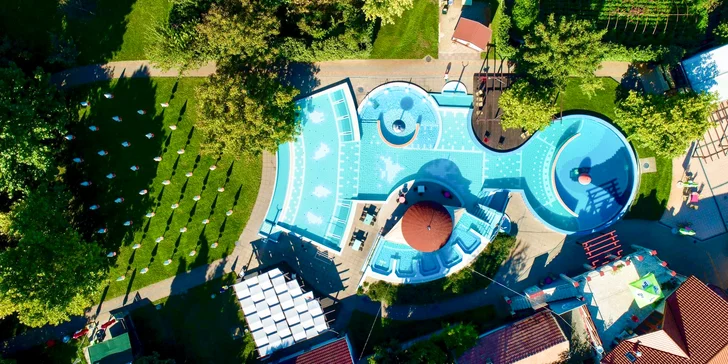Mórahalom: wellness hotel s polopenzí, neomezeným wellness a přímým vstupem do lázní