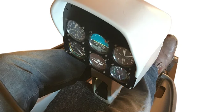 Staň se pilotem vrtulníku: Plně pohyblivý simulátor s 3D brýlemi