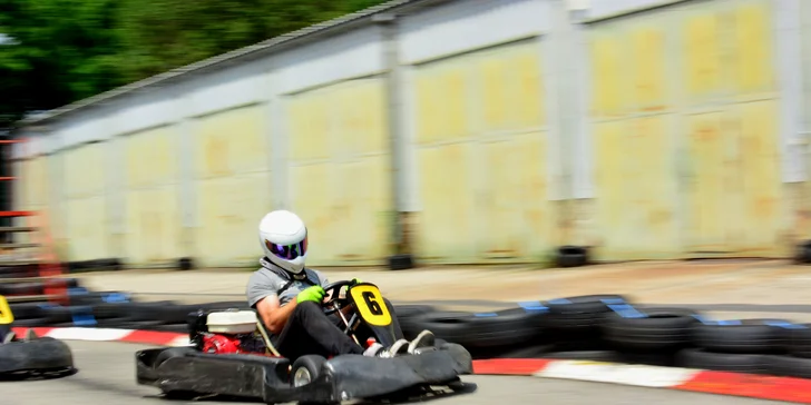 Rozjeďte to: 10–45 minut adrenalinové jízdy v motokáře kubatury 200 cm³ na vymakané trati