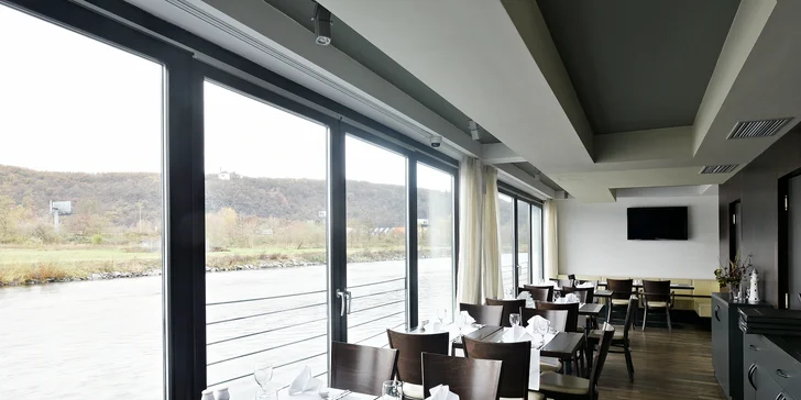 Lodní restaurace Port62: degustační menu s výběrem chodů pro 1 či 2 osoby