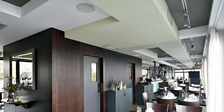 Lodní restaurace Port62: degustační menu s výběrem chodů pro 1 či 2 osoby