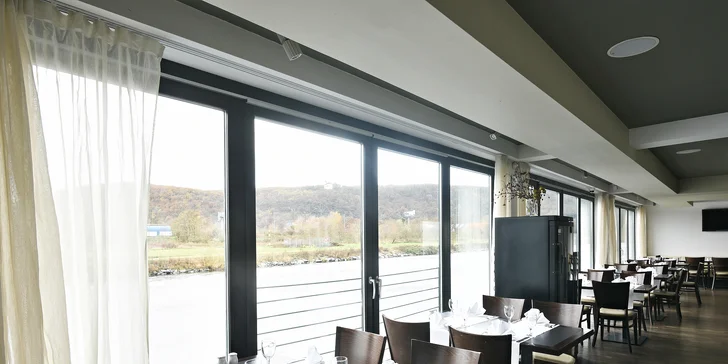 Lodní restaurace Port62: degustační menu s výběrem chodů pro 1 či 2 osoby
