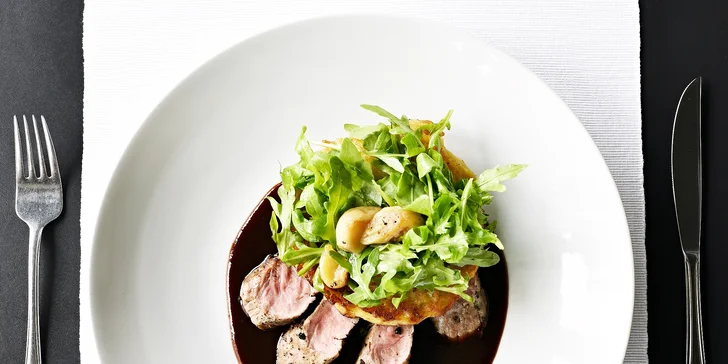 Potěšte poukazem do Lodní restaurace: Lahůdky z nabídky v hodnotě 500 Kč