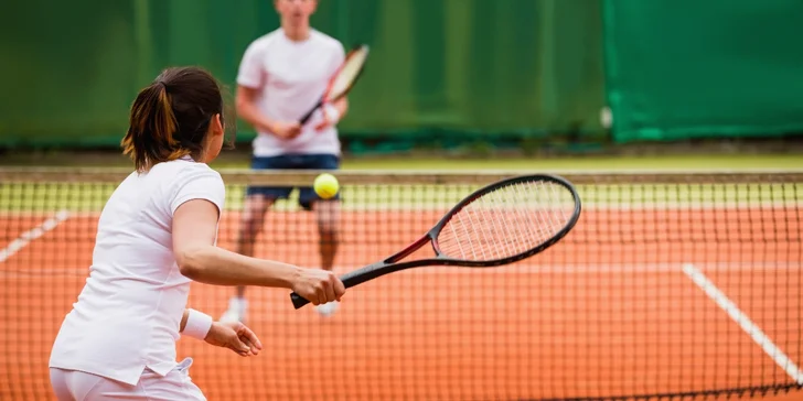 Hodinový pronájem sportovních hřišť v Beskydech: tenis, fotbal i volejbal