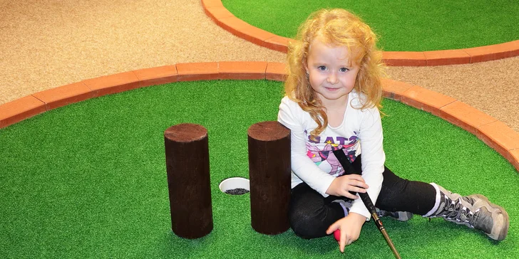 Zábavný adventure minigolf pod střechou: 60 min. hry pro malé i velké