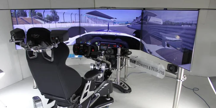 Až 60 min v kůži závodníka formule nebo rally