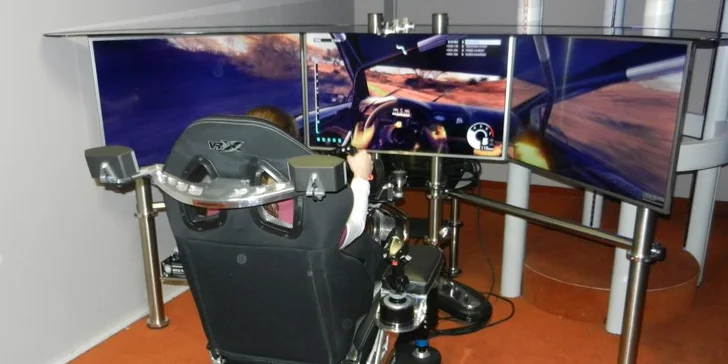 Až 60 min v kůži závodníka formule nebo rally