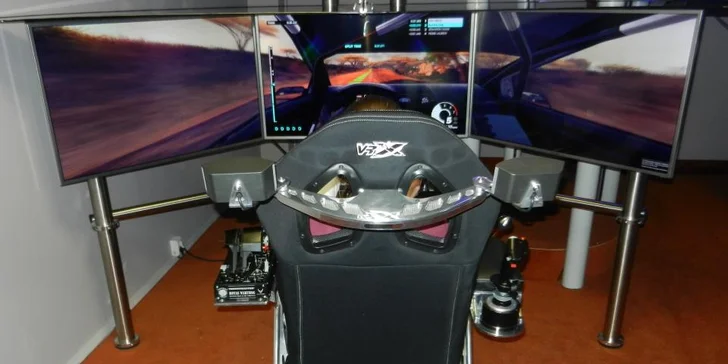 Až 60 min v kůži závodníka formule nebo rally