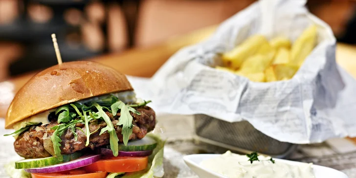 Burgery, steaky, tortilly i saláty: otevřený voucher v hodnotě 500 Kč do Stop Time
