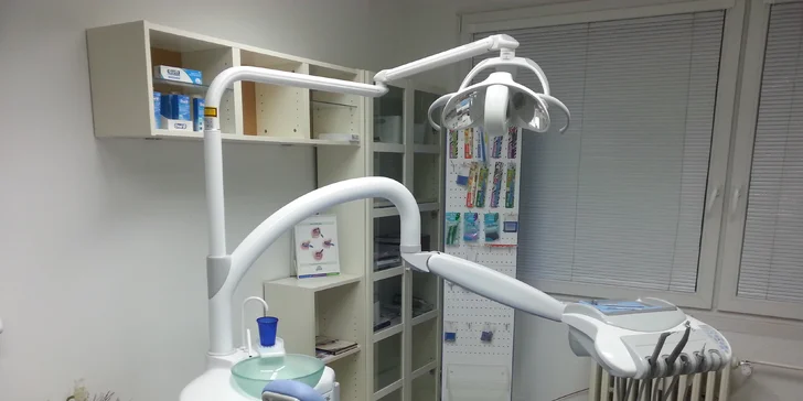 Dentální péče pro zdravý a zářivý úsměv: kompletní hygiena i bělení