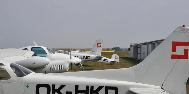 Ze života pilota: Komentovaná prohlídka letadel letecké školy v Brně