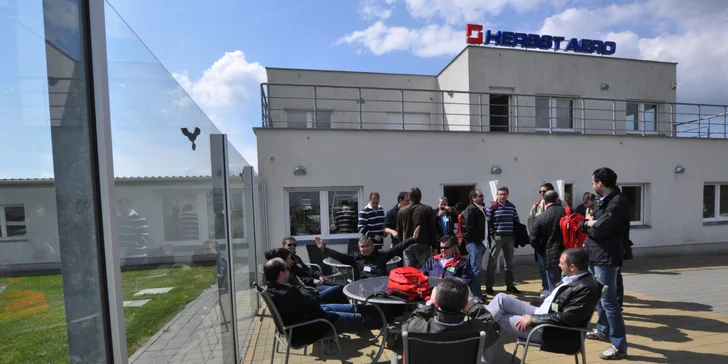 Ze života pilota: Komentovaná prohlídka letadel letecké školy v Brně