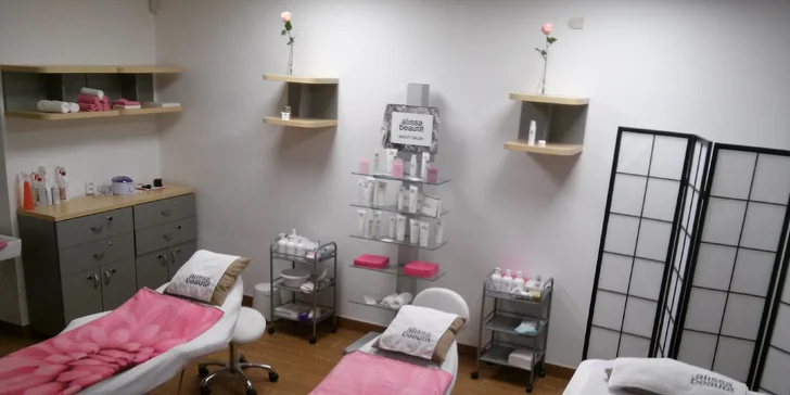 90 minut kosmetiky: peeling, liftingová maska, masáž a relax na vodním lůžku