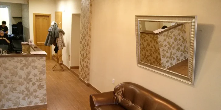 90 minut kosmetiky: peeling, liftingová maska, masáž a relax na vodním lůžku
