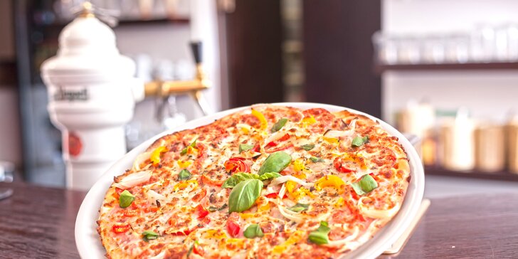 Dvě pizzy podle vašeho výběru: 17 druhů včetně tvarůžkové
