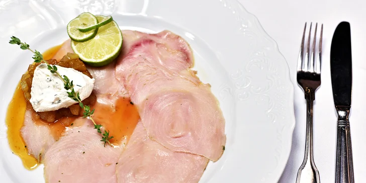 Posezení v historickém domě na Malé Straně: 4chodové menu s vínem pro dva