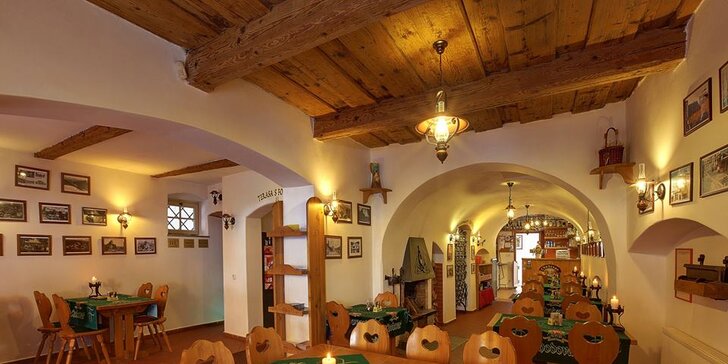 Romantický či svatomartinský pobyt v Bečově nad Teplou pro dva: ubytování s nádechem historie a se stravou