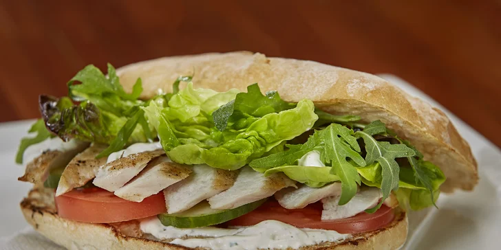 Burgery, steaky, tortilly i saláty: otevřený voucher v hodnotě 500 Kč do Stop Time