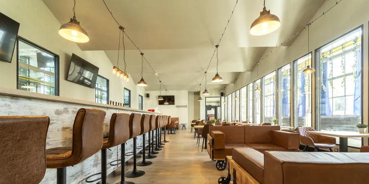 Do restaurace můžete zajít i na večeři. 