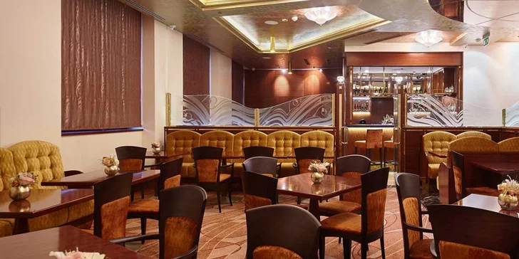 Výtečný závin a šálek teplého nápoje v luxusní 5* restauraci na Václavském náměstí