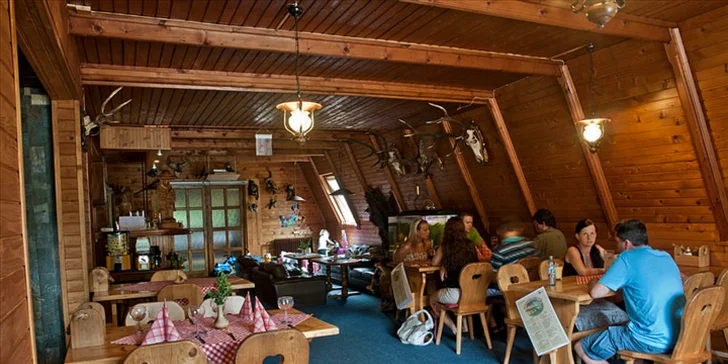 Turistika v CHKO Beskydy: ubytování v kolibě včetně polopenze a wellness