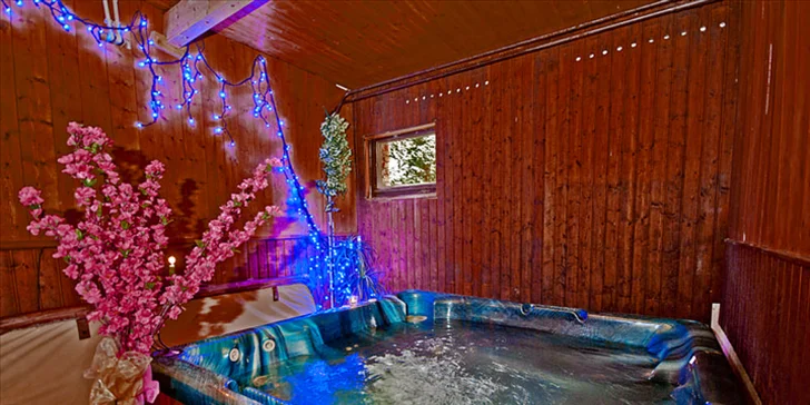 Turistika v CHKO Beskydy: ubytování v kolibě včetně polopenze a wellness