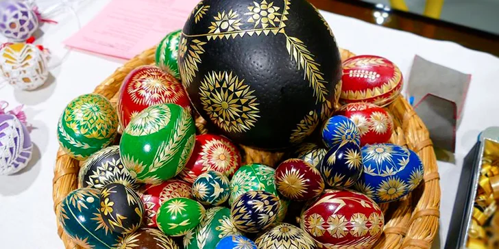 Naučte se dělat kraslice zdobené slámou: 5hodinový kurz Hanácké kraslice